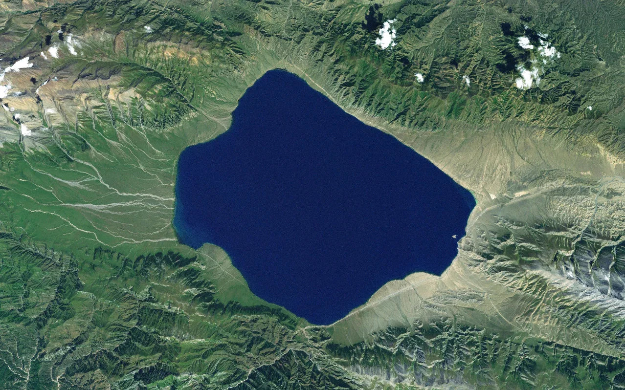 Counting Lakes in the U.S.: A Simple Question With a Complicated Answer